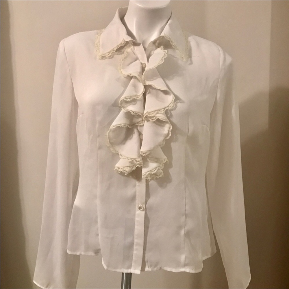 Chadwick’s woman’s shirt